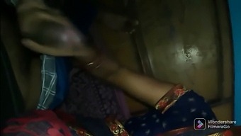 Indian Girl Gets Fucked By Pizza Delivery Guy