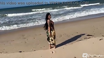 A Naughty Girl Fulfills A Fan'S Wish For Outdoor Sex Without A Condom In An Amateur Video