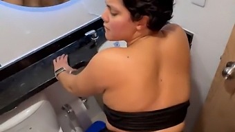 Young Colombian Woman Engages In Anal Sex With Stranger After Car Sex At Disco